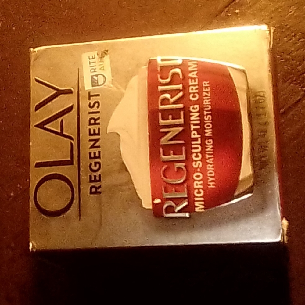 Olay regenerist micro sculpting cream